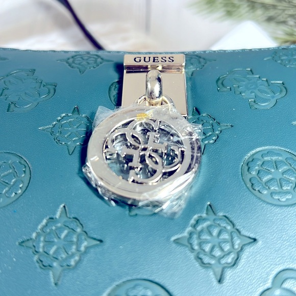 🎄NWT GUESS DOUBLE ZIPPER NINNETTE GREEN PINE CROSSBODY BAG - Picture 4 of 11